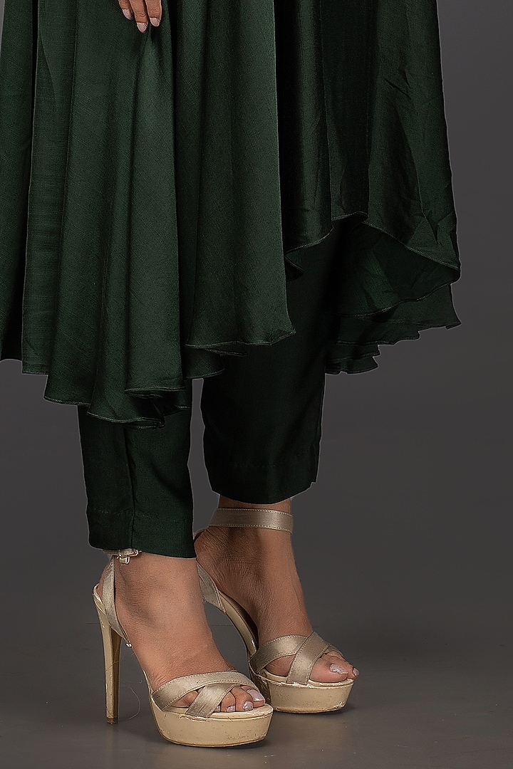 Forest Green Hand Embroidered Asymmetrical Kurta Set by Prahnaaya at Pernia's Pop Up Shop