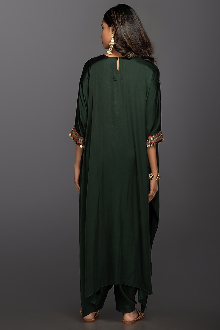 Forest Green Kaftan Kurta Set With Patch Work by Prahnaaya at Pernia's Pop Up Shop