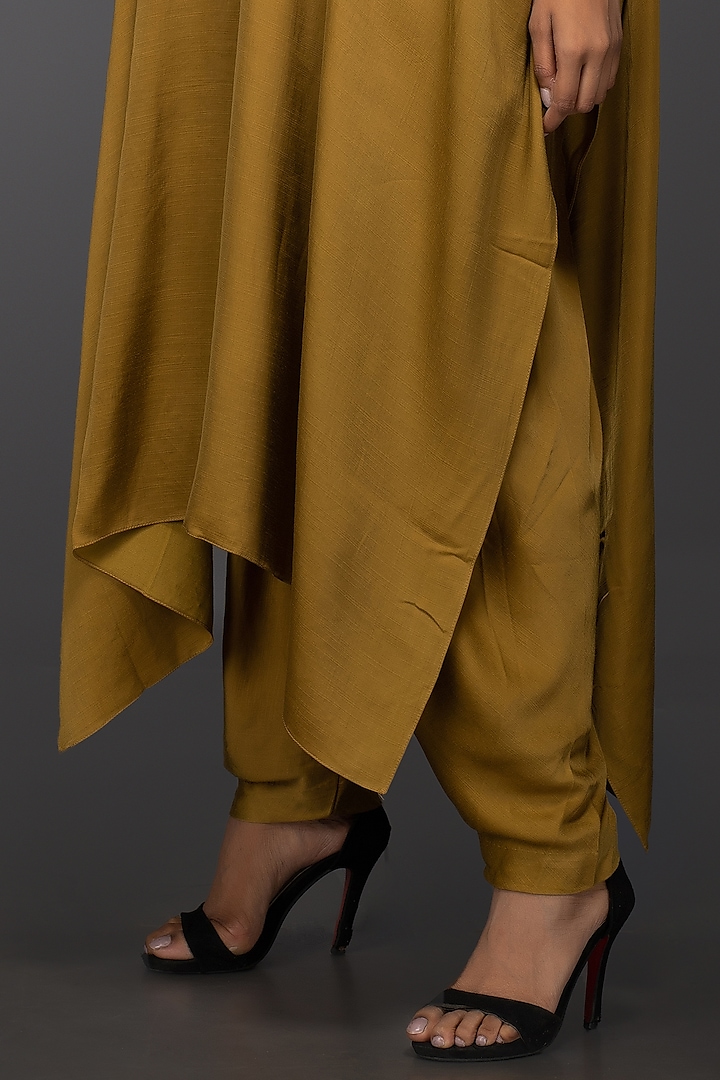 Mustard Hand Embroidered Kaftan Kurta Set by Prahnaaya at Pernia's Pop Up Shop