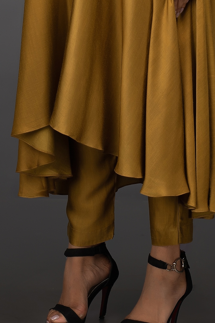 Mustard Hand Embroidered Asymmetrical Kurta Set by Prahnaaya at Pernia's Pop Up Shop