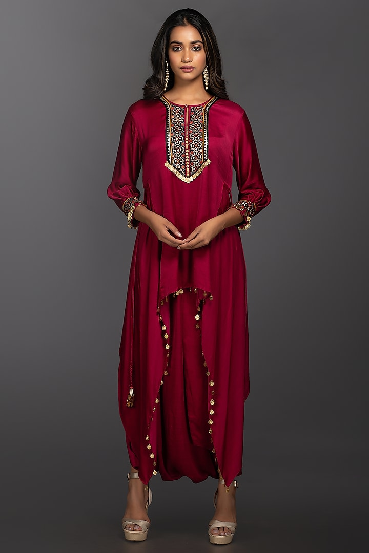 Magenta Hand Embroidered Tunic Set by Prahnaaya at Pernia's Pop Up Shop