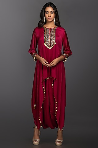 Magenta Hand Embroidered Tunic Set by Prahnaaya