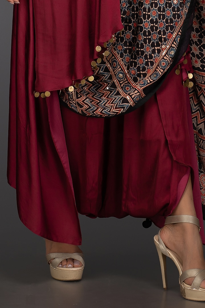 Magenta Hand Embroidered High-Low Tunic Set by Prahnaaya at Pernia's Pop Up Shop