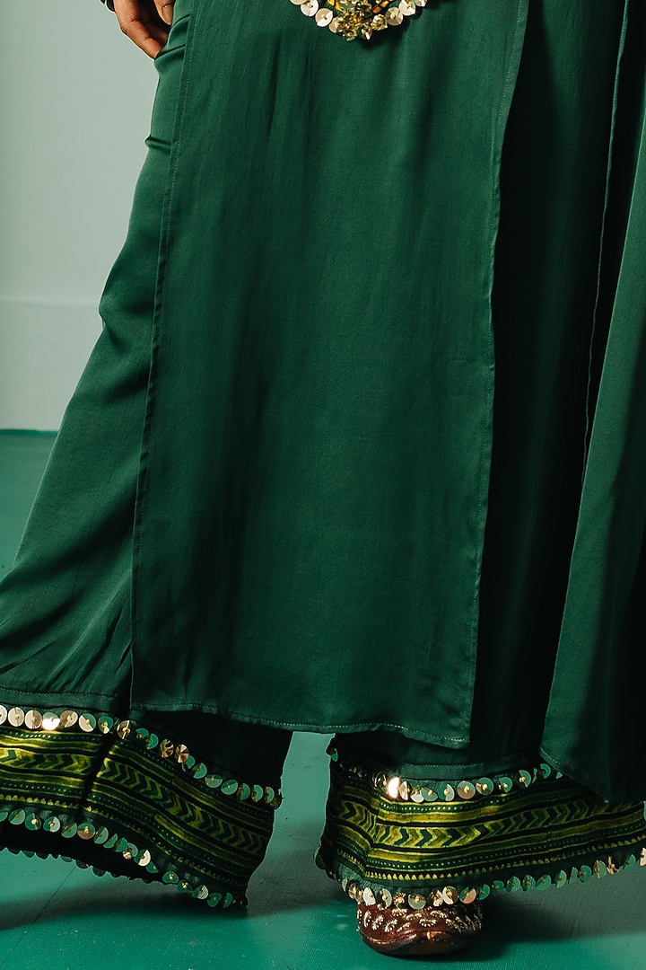 Green Satin Hand Embroidered Kurta Set by Prahnaaya at Pernia's Pop Up Shop