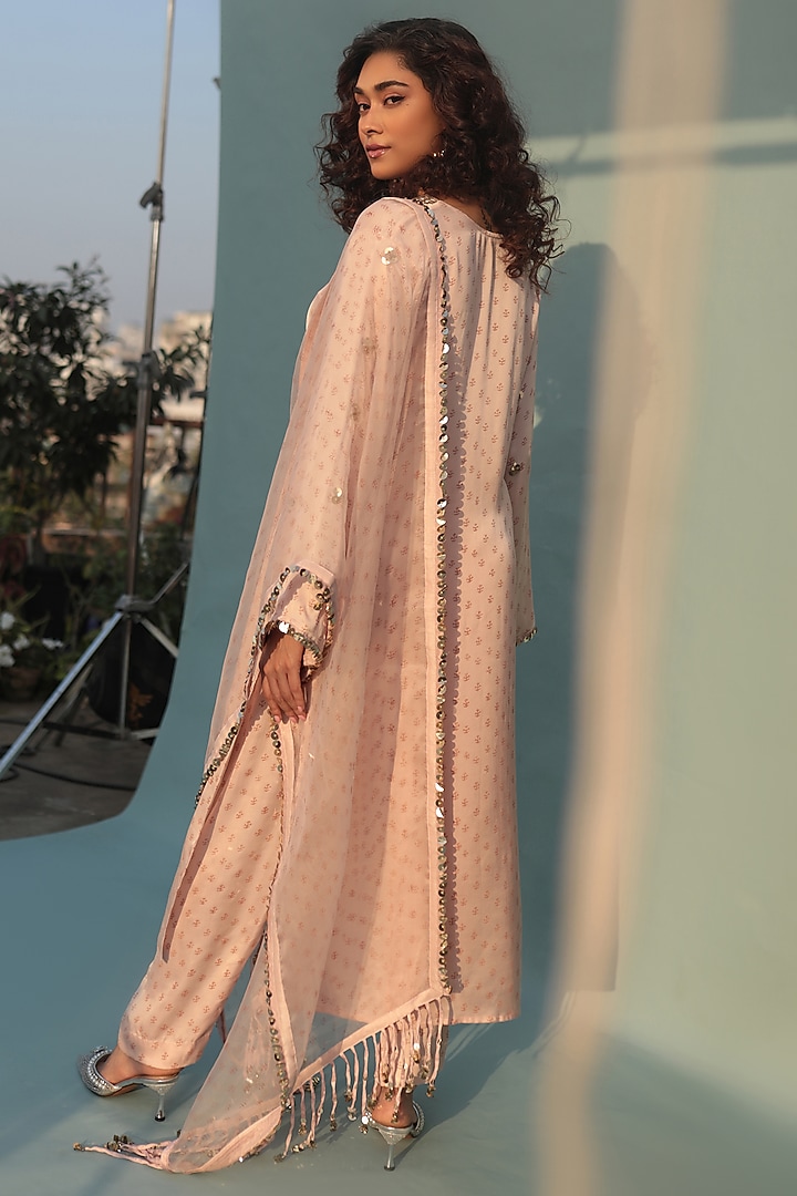 Pastel Pink Satin Vegan Mirror & Sequins Embroidered Kurta Set by Prahnaaya at Pernia's Pop Up Shop