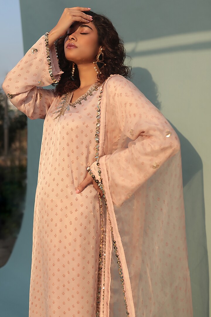 Pastel Pink Satin Vegan Mirror & Sequins Embroidered Kurta Set by Prahnaaya at Pernia's Pop Up Shop