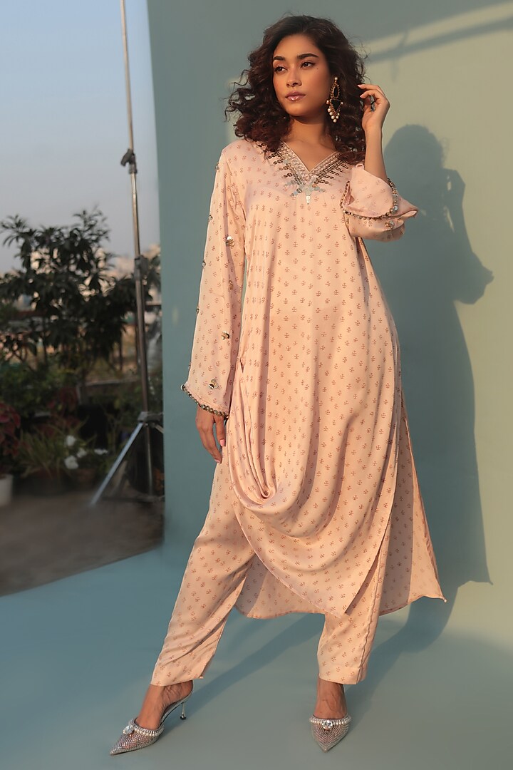 Pastel Pink Satin Vegan Mirror & Sequins Embroidered Kurta Set by Prahnaaya at Pernia's Pop Up Shop