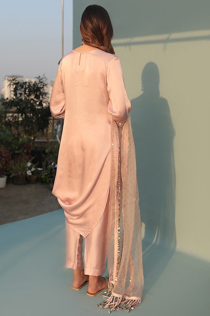 Pastel Pink Satin Vegan Mirror & Sequins Embroidered Kurta Set by Prahnaaya at Pernia's Pop Up Shop