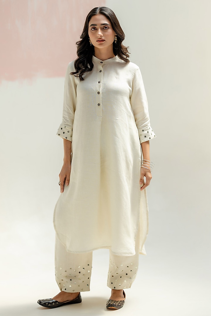 White Pure Linen Thread Work Kurta Set by Prahnaaya at Pernia's Pop Up Shop