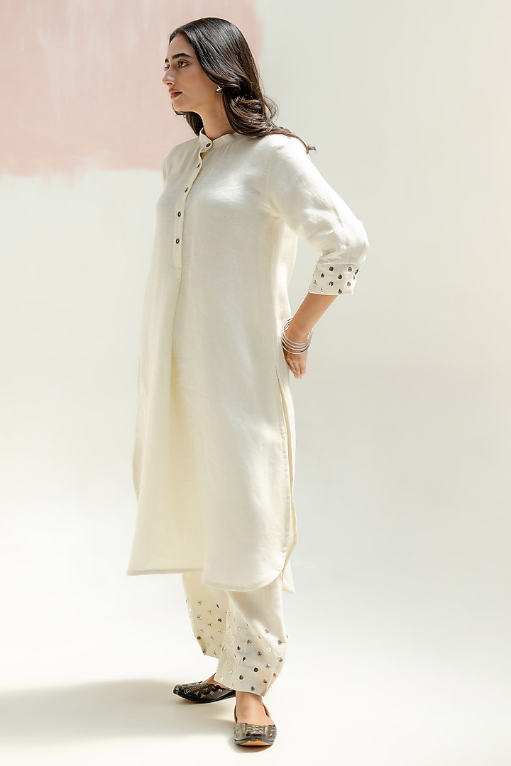 White Pure Linen Thread Work Kurta Set by Prahnaaya at Pernia's Pop Up Shop