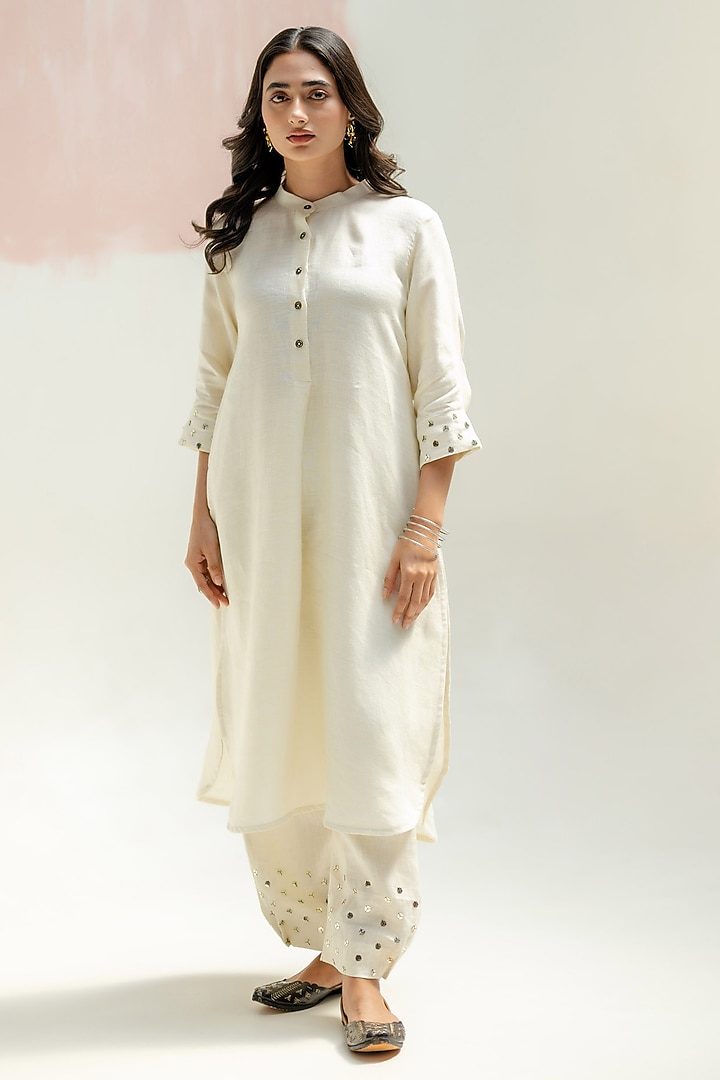 White Pure Linen Thread Work Kurta Set by Prahnaaya at Pernia's Pop Up Shop