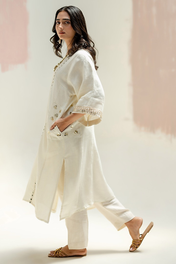 White Pure Linen Hand Embroidered Choga Kurta Set by Prahnaaya at Pernia's Pop Up Shop