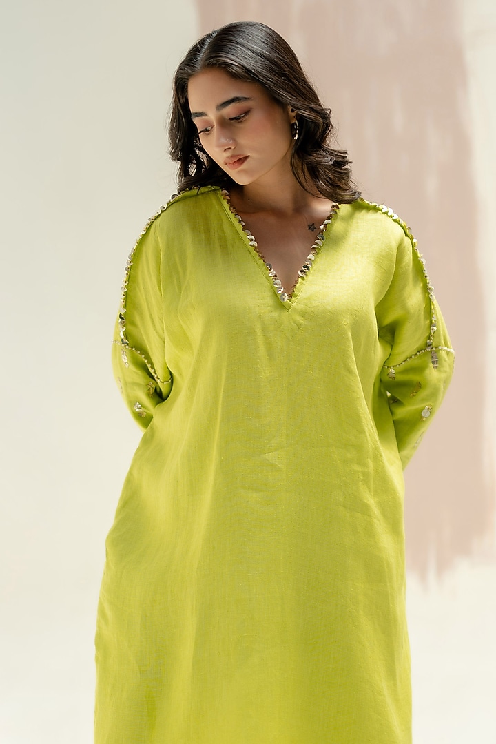 Sublime Neon Pure Linen Hand Embroidered Kurta Set by Prahnaaya at Pernia's Pop Up Shop