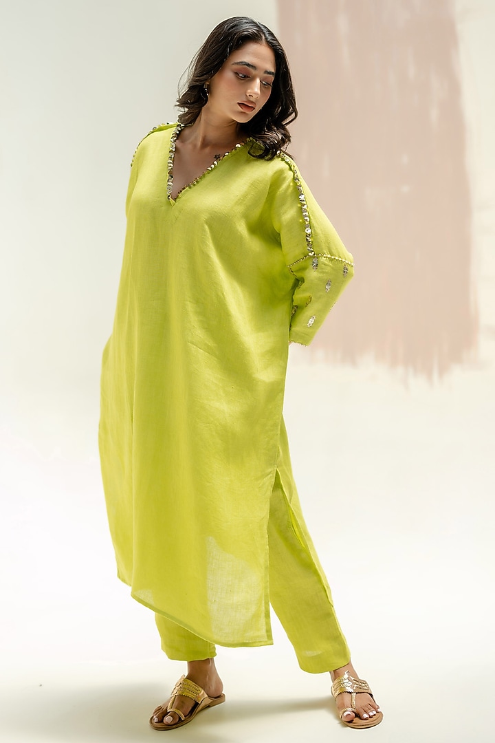 Sublime Neon Pure Linen Hand Embroidered Kurta Set by Prahnaaya at Pernia's Pop Up Shop
