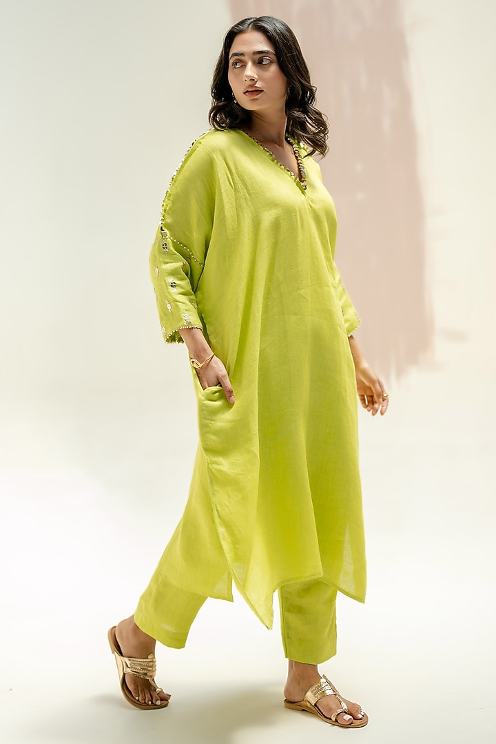 Sublime Neon Pure Linen Hand Embroidered Kurta Set by Prahnaaya at Pernia's Pop Up Shop