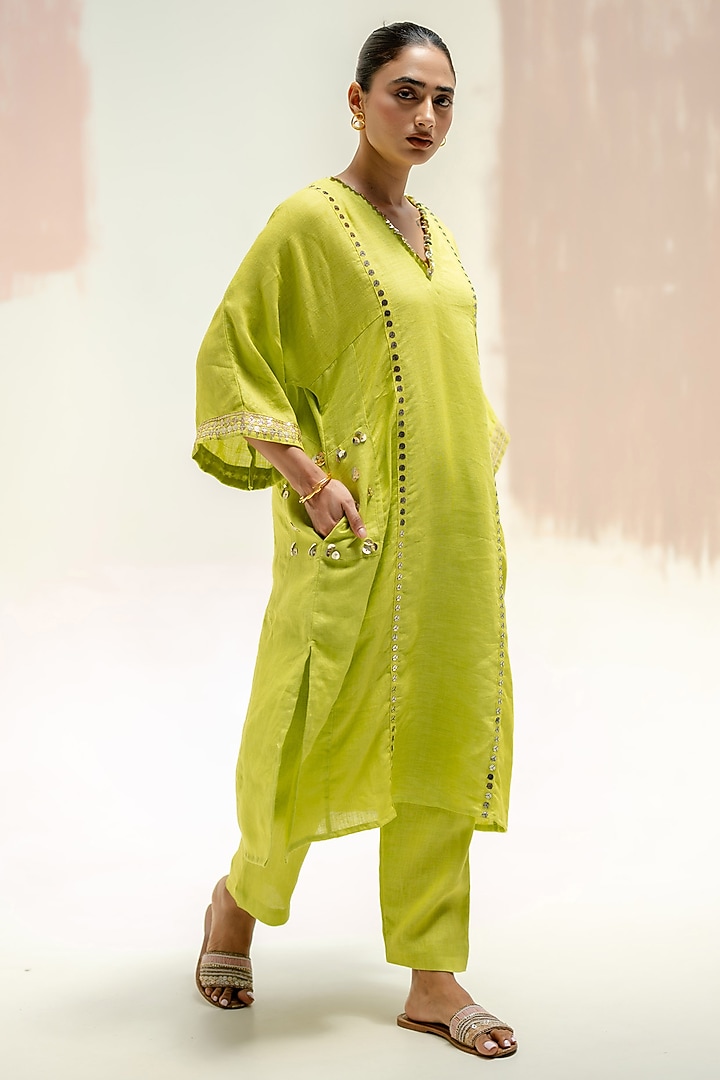 Sublime Neon Pure Linen Hand Embroidered Kurta Set by Prahnaaya at Pernia's Pop Up Shop