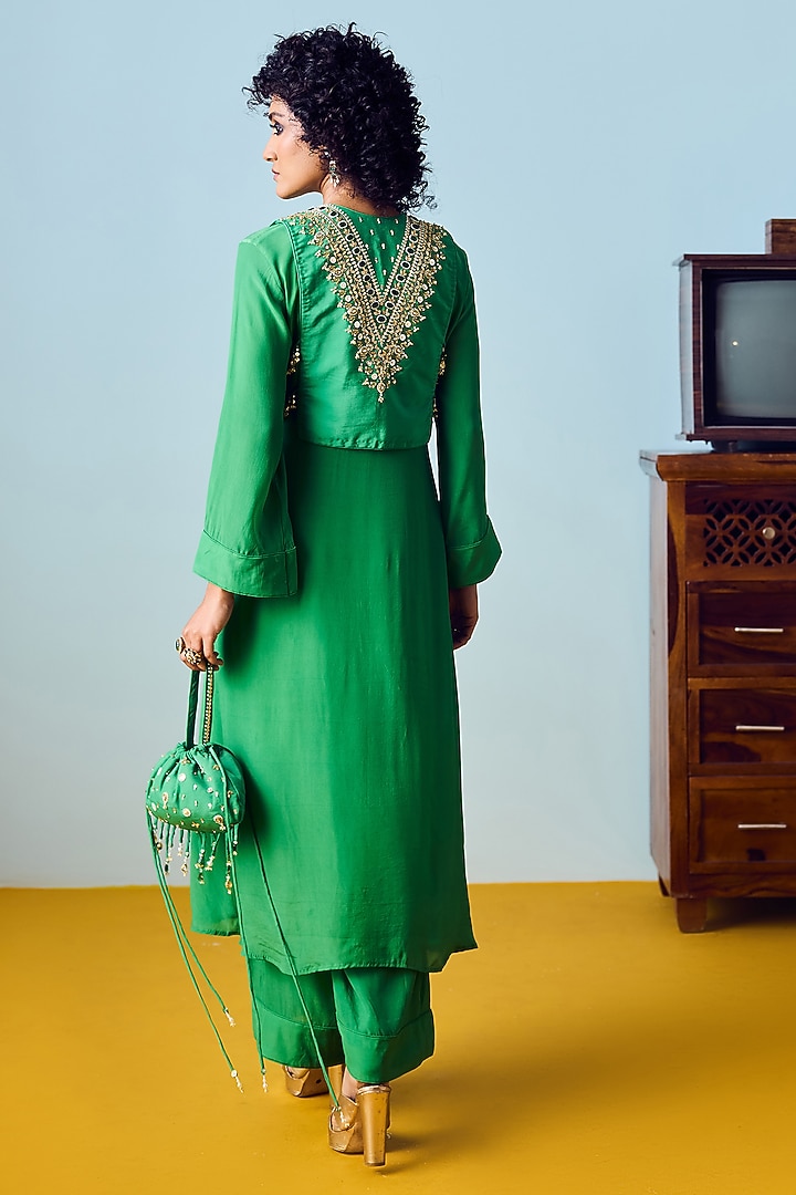Green Crepe Silk Embroidered Jacket Kurta Set by Prahnaaya at Pernia's Pop Up Shop