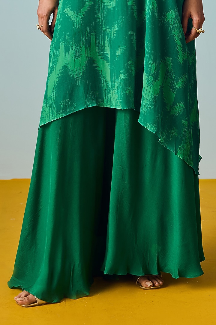 Sea Green Natural Crepe Silk Embroidered & Printed Kaftan Set by Prahnaaya at Pernia's Pop Up Shop