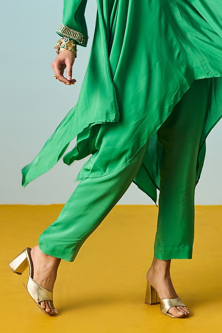 Sea Green Crepe Silk Embroidered Asymmetric Kurta Set by Prahnaaya at Pernia's Pop Up Shop