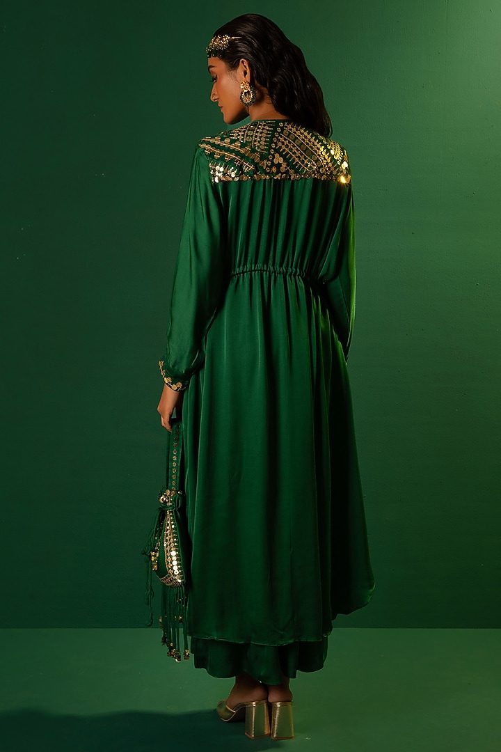 Emerald Green Satin Hand Embroidered High-Low Kurta Set by Prahnaaya at Pernia's Pop Up Shop