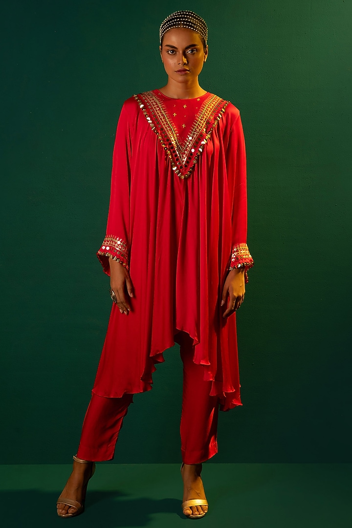 Red Satin Hand Embroidered High-Low Kurta Set by Prahnaaya at Pernia's Pop Up Shop