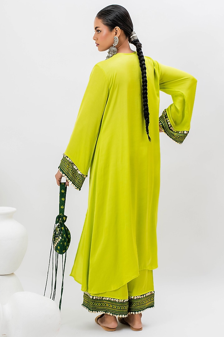 Green Satin Hand Embroidered Kurta Set by Prahnaaya at Pernia's Pop Up Shop