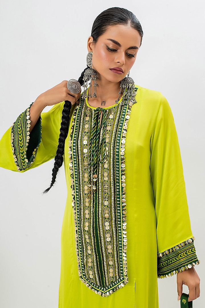 Green Satin Hand Embroidered Kurta Set by Prahnaaya at Pernia's Pop Up Shop