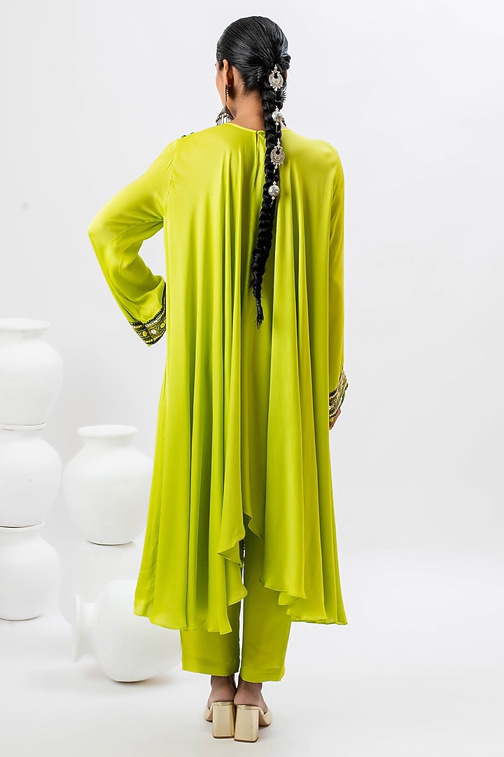 Green Satin Hand Embroidered Kurta Set by Prahnaaya at Pernia's Pop Up Shop