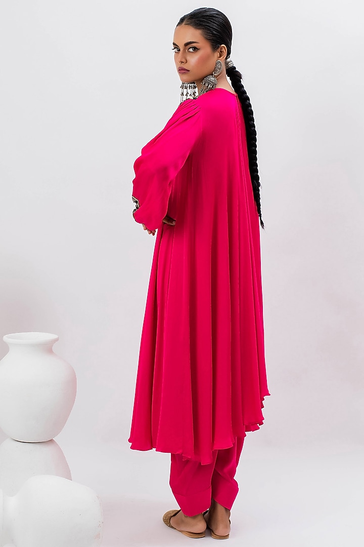 Pink Satin Hand Embroidered Kurta Set by Prahnaaya at Pernia's Pop Up Shop