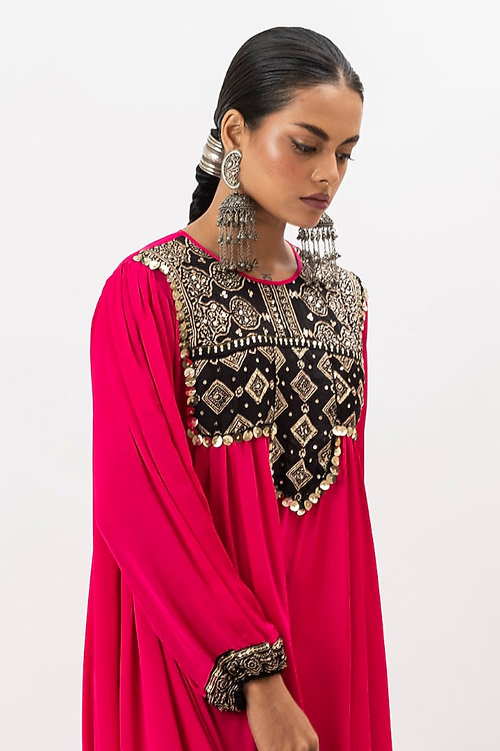 Pink Satin Hand Embroidered Kurta Set by Prahnaaya at Pernia's Pop Up Shop