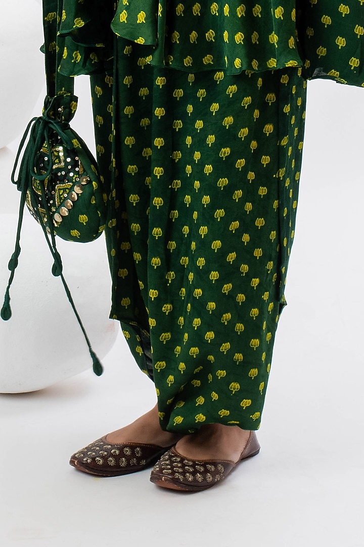 Emerald Green Satin Hand Embroidered Tunic Set by Prahnaaya at Pernia's Pop Up Shop