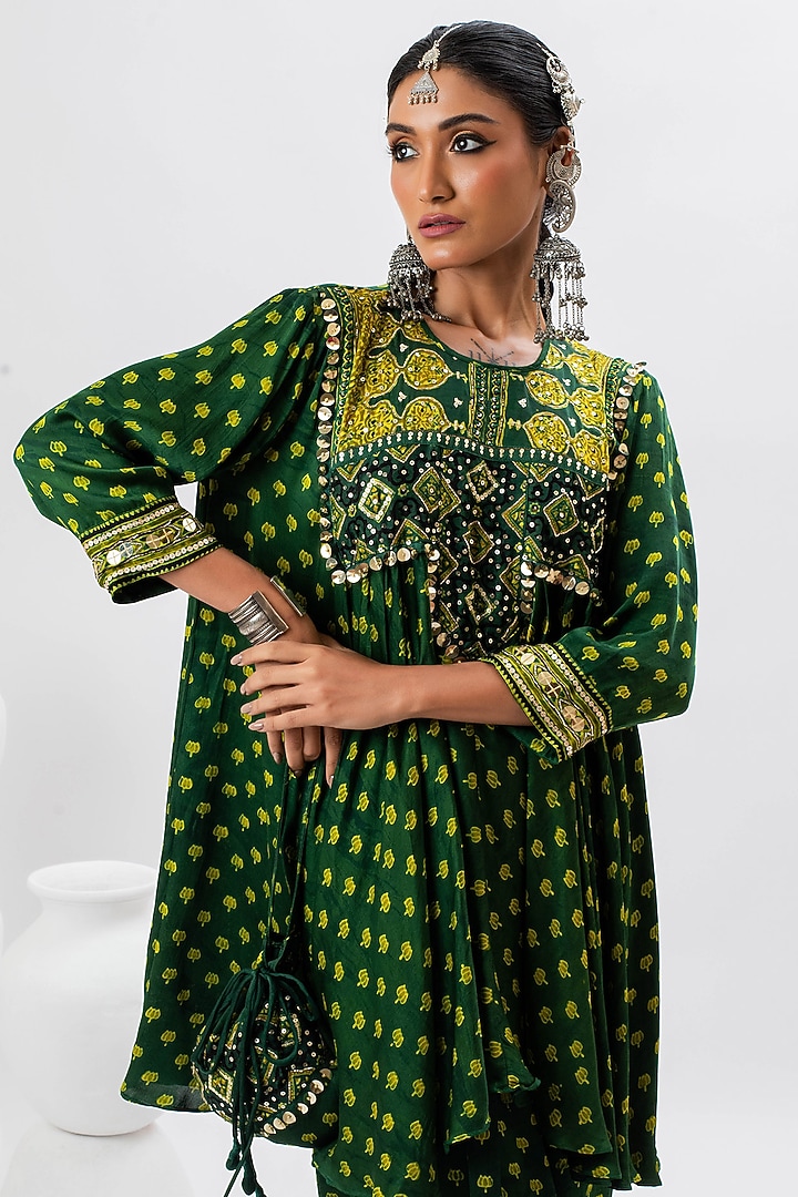 Emerald Green Satin Hand Embroidered Tunic Set by Prahnaaya at Pernia's Pop Up Shop