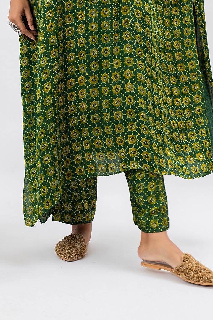 Green Satin Hand Embroidered & Ajrakh Printed Kurta Set by Prahnaaya at Pernia's Pop Up Shop