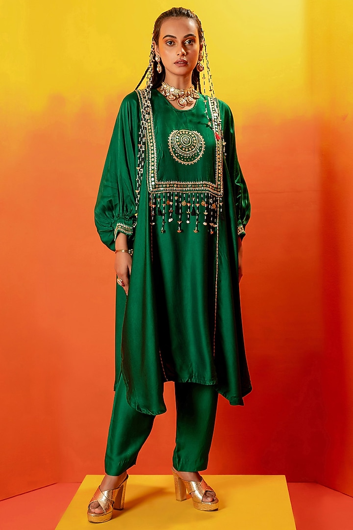 Green Vegan Satin Hand Embroidered Kurta Set by Prahnaaya at Pernia's Pop Up Shop
