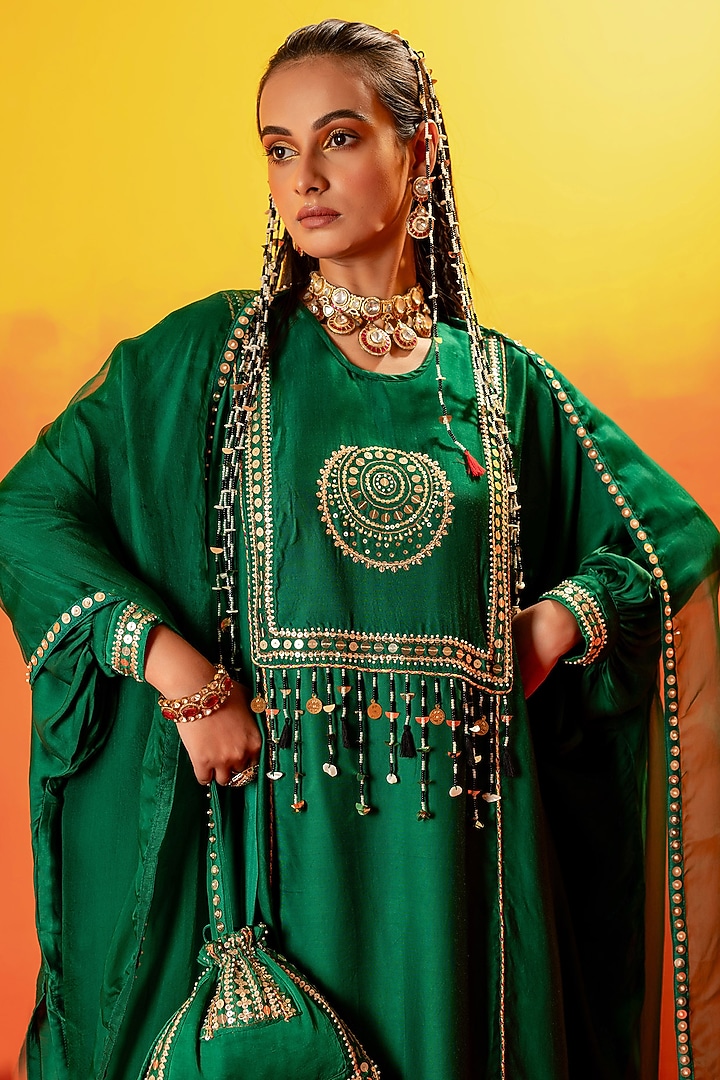 Green Vegan Satin Hand Embroidered Kurta Set by Prahnaaya at Pernia's Pop Up Shop