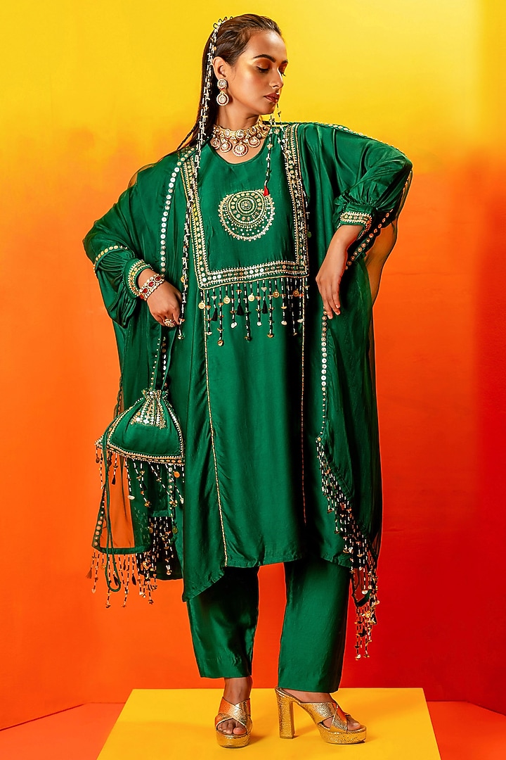 Green Vegan Satin Hand Embroidered Kurta Set by Prahnaaya at Pernia's Pop Up Shop