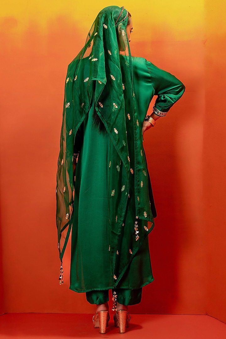 Green Vegan Satin Hand Embroidered Kurta Set by Prahnaaya at Pernia's Pop Up Shop