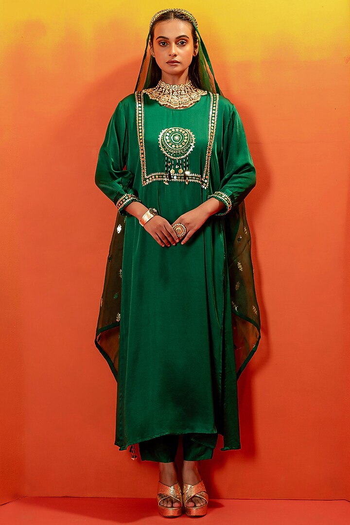 Green Vegan Satin Hand Embroidered Kurta Set by Prahnaaya at Pernia's Pop Up Shop