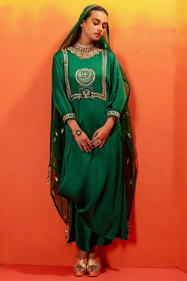 Green Vegan Satin Hand Embroidered Kurta Set by Prahnaaya at Pernia's Pop Up Shop