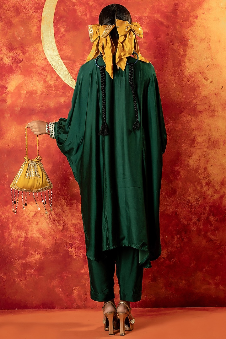 Green Vegan Satin Sequins Hand Embroidered Straight Kurta Set by Prahnaaya at Pernia's Pop Up Shop