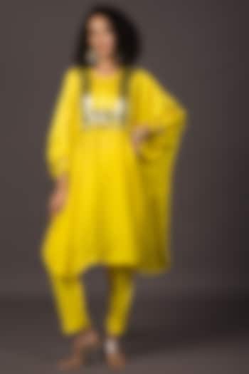 Yellow Embroidered Kurta Set by Prahnaaya at Pernia's Pop Up Shop