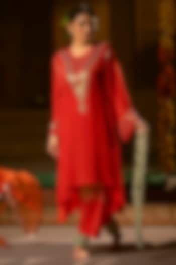 Red Vegan Crepe Silk Embroidered Choga Kurta Set by Prahnaaya at Pernia's Pop Up Shop