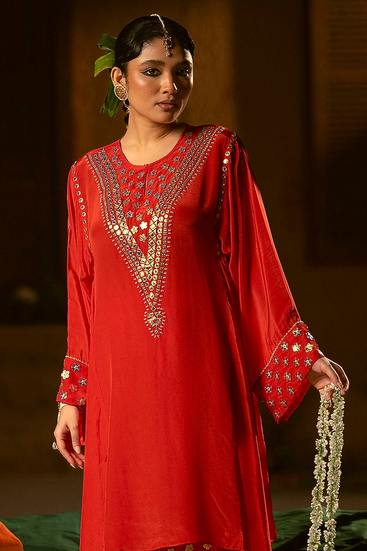Red Vegan Crepe Silk Embroidered Choga Kurta Set by Prahnaaya at Pernia's Pop Up Shop