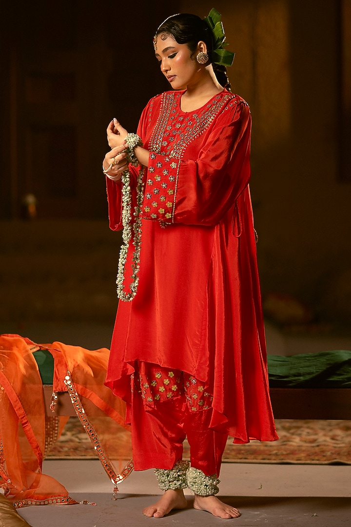 Red Vegan Crepe Silk Embroidered Choga Kurta Set by Prahnaaya at Pernia's Pop Up Shop