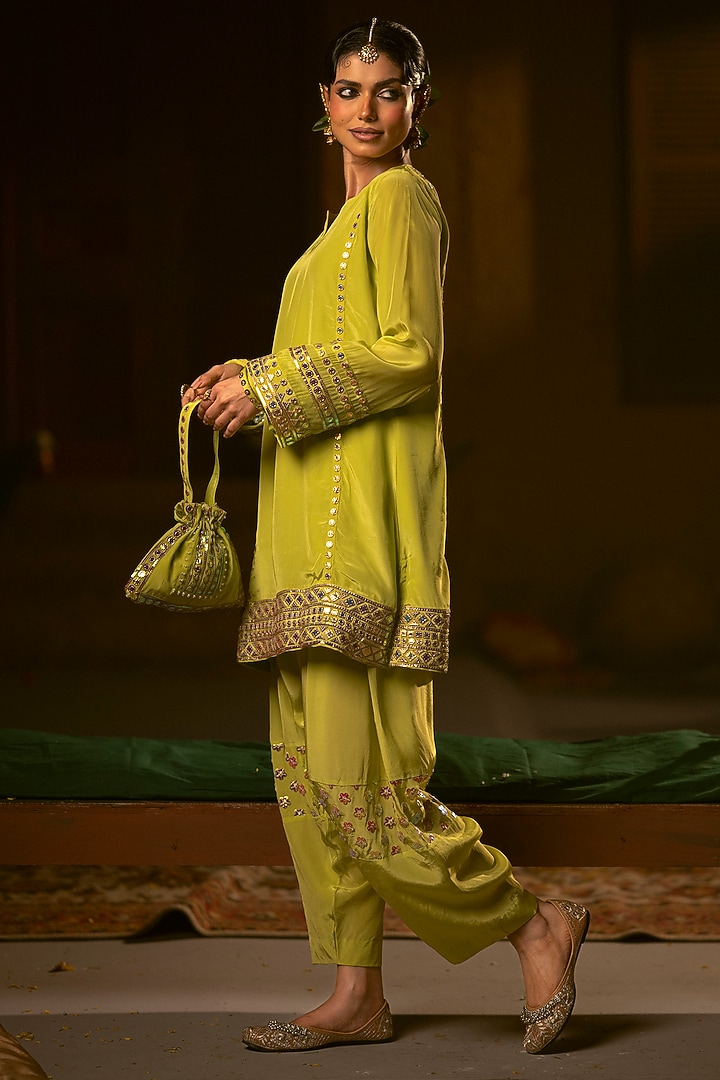 Sublime Neon Vegan Crepe Silk Embroidered Kurta Set by Prahnaaya at Pernia's Pop Up Shop