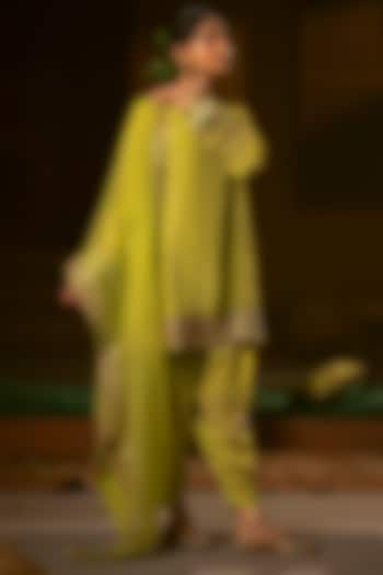 Sublime Neon Vegan Crepe Silk Embroidered Kurta Set by Prahnaaya at Pernia's Pop Up Shop