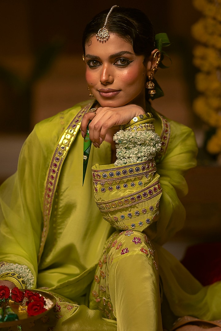 Sublime Neon Vegan Crepe Silk Embroidered Kurta Set by Prahnaaya at Pernia's Pop Up Shop