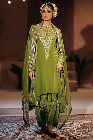 Mehendi Vegan Crepe Silk Embroidered Choga Kurta Set by Prahnaaya