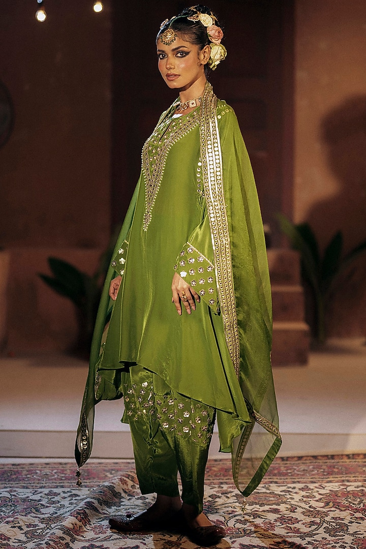 Mehendi Vegan Crepe Silk Embroidered Choga Kurta Set by Prahnaaya at Pernia's Pop Up Shop