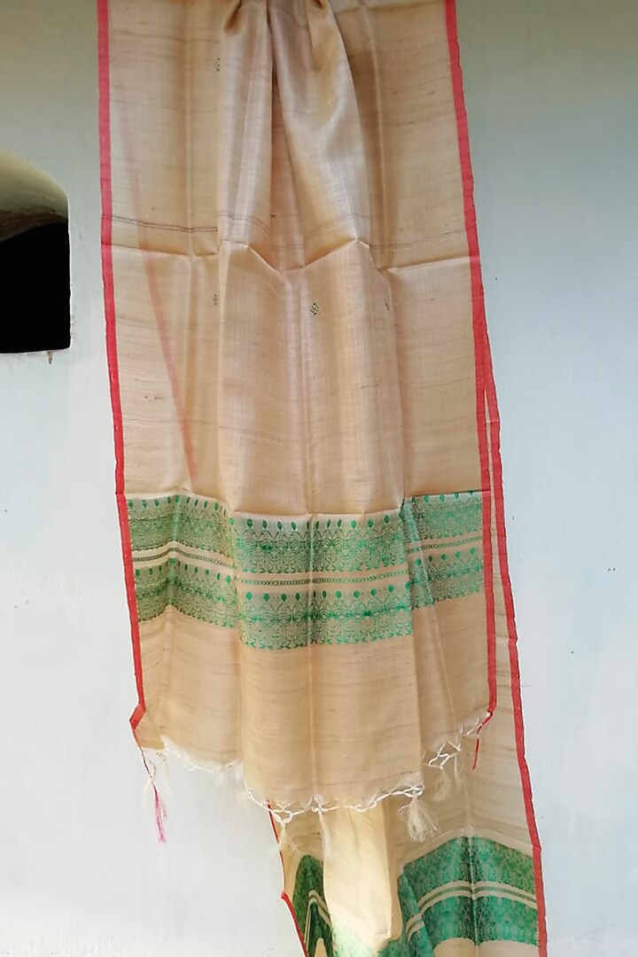 Beige & Green Handwoven Dupatta by Pramod Sur at Pernia's Pop Up Shop